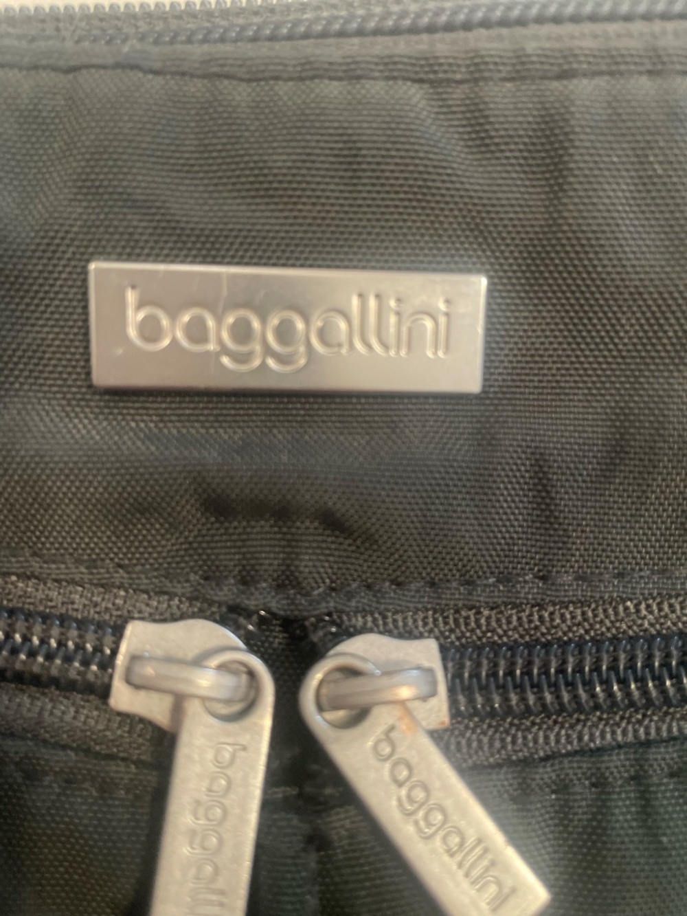 Baggalini Classic Crossbody Travel Gray Bag - Picture 6 of 6